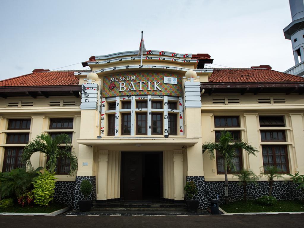 Hotel Santika Pekalongan Exterior photo